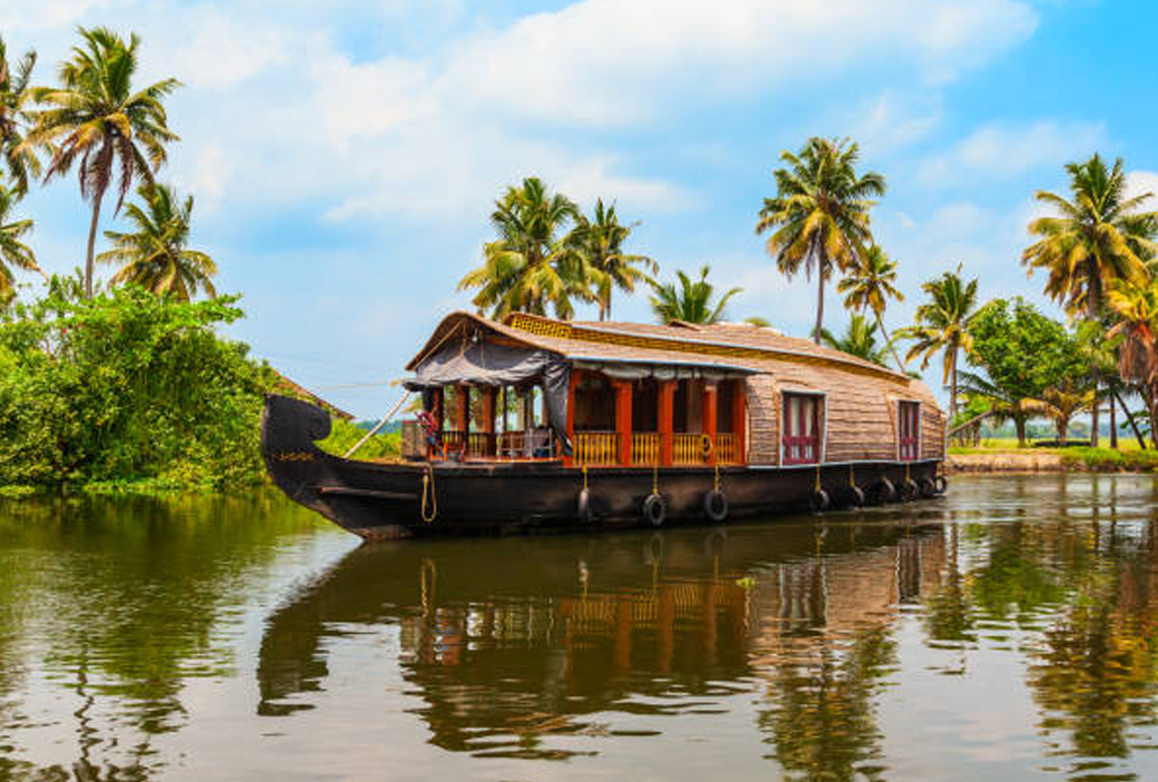 delux  Houseboats package in alleppey